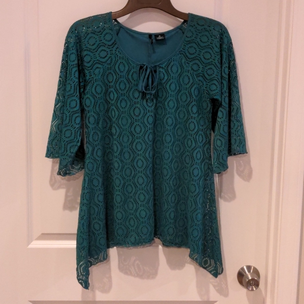 New Directions Tunic with Lace Overlay Size M